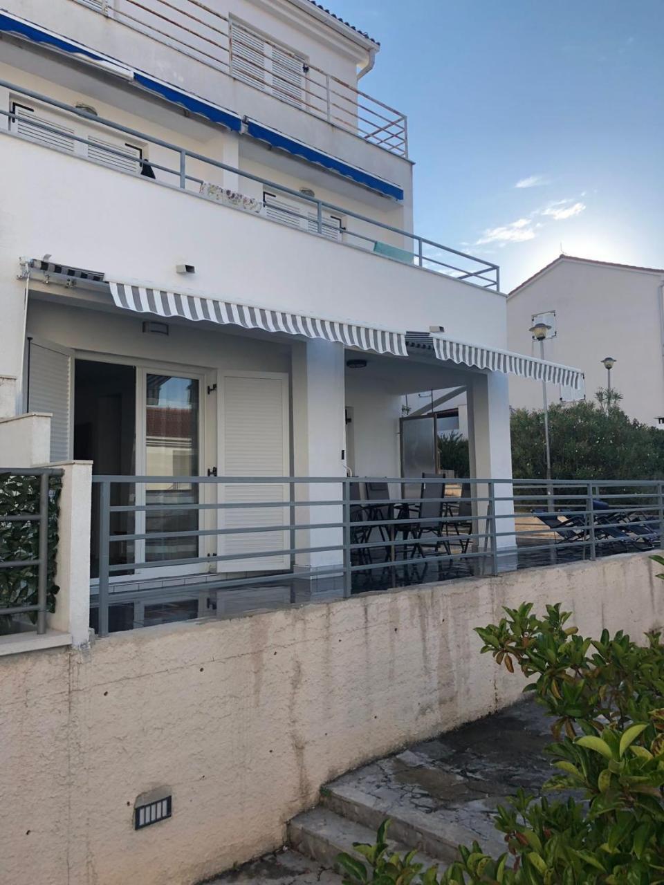 Apartman Ylli Nečujam 外观 照片