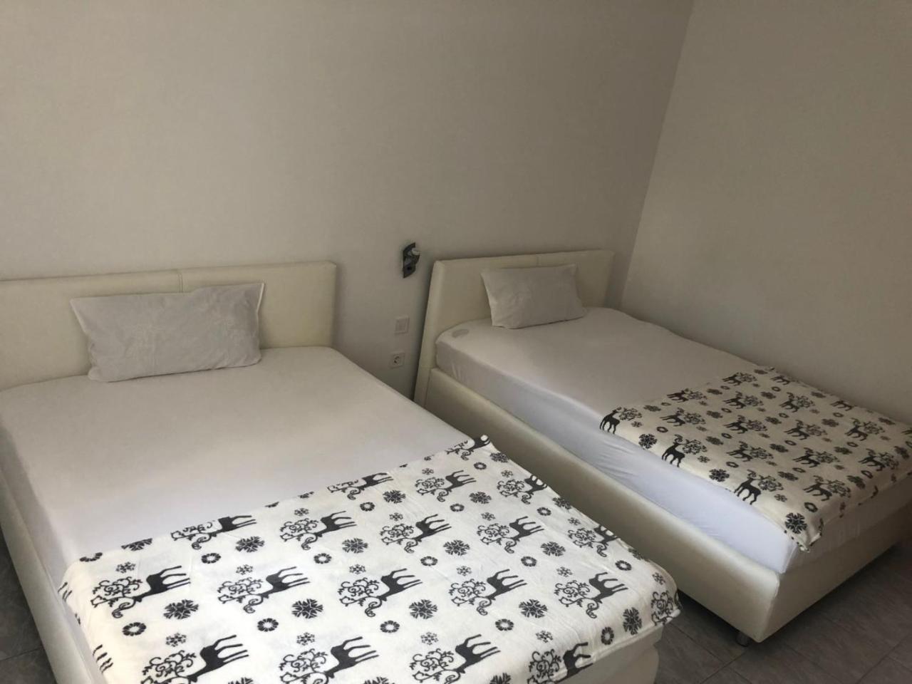 Apartman Ylli Nečujam 外观 照片